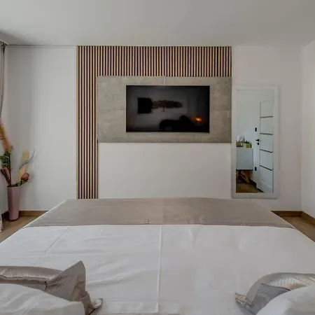 Casa Vecchia アパート トロギール